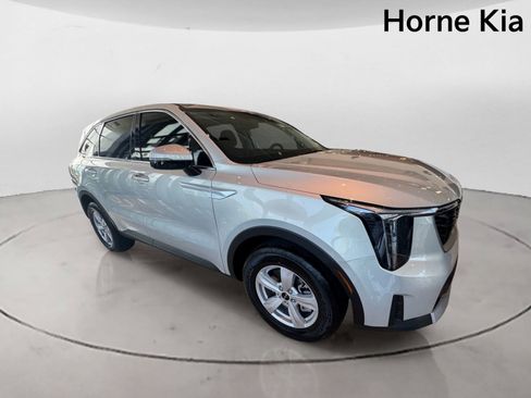 New 2026 Kia Sorento LX FWD image 3