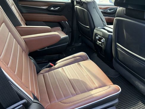 Certified 2024 GMC Yukon Denali Ultimate AWD/4WD image 11