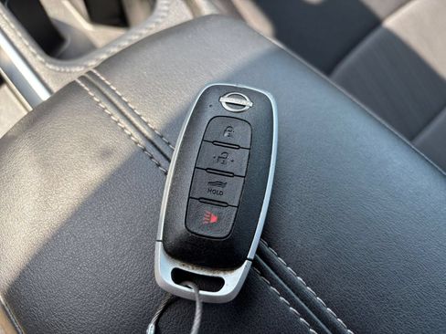 Used 2025 Nissan Sentra SV FWD image 17