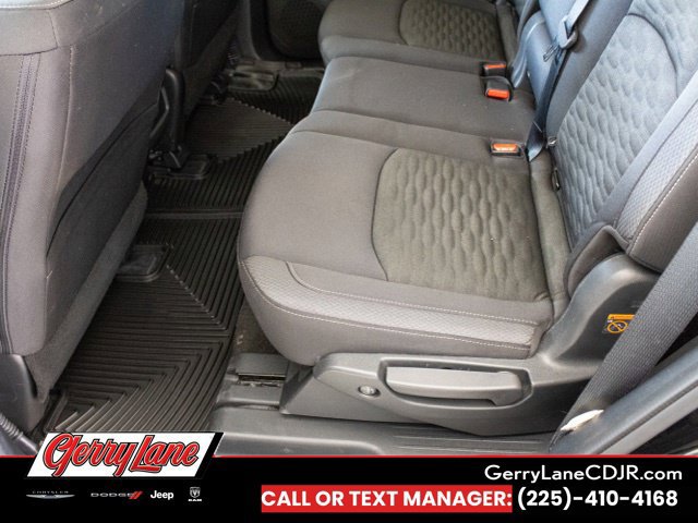 Used 2025 Nissan Pathfinder SV FWD image 18