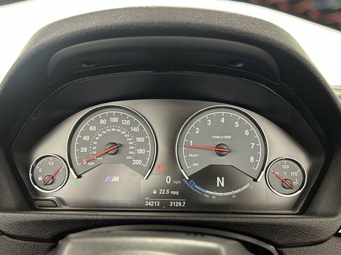 Used 2016 BMW M4 Convertible image 17