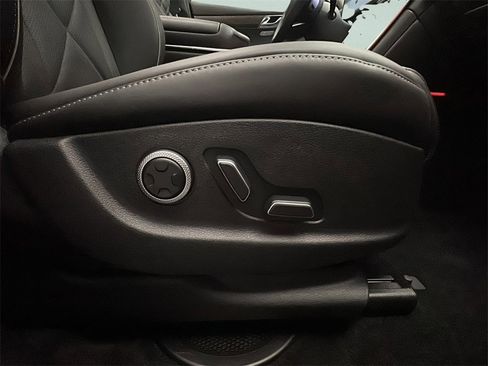 Certified 2025 Genesis GV80 3.5T Prestige image 19