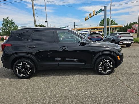 Used 2025 Kia Seltos S image 5