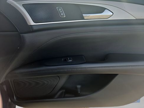 Used 2019 Lincoln MKZ Premiere image 27