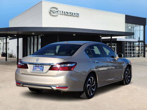 Used 2017 Honda Accord EX-L image 5