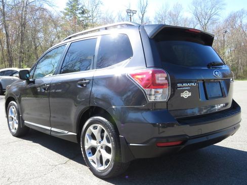 Used 2018 Subaru Forester 2.5i Touring AWD/4WD image 7