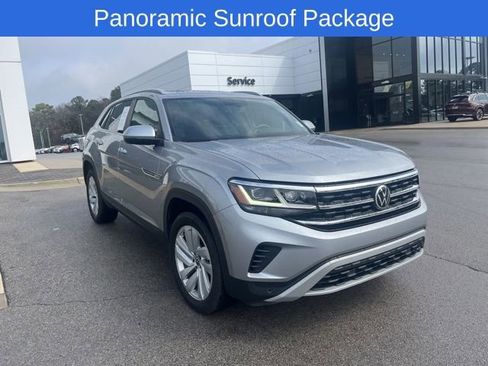 Used 2022 Volkswagen Atlas Cross Sport SE w/ Panoramic Sunroof Package image 3