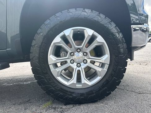 Used 2025 Chevrolet Silverado 1500 LTZ AWD/4WD image 13