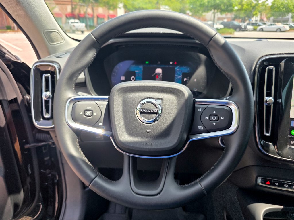 Used 2026 Volvo XC40 B5 Plus AWD/4WD image 21