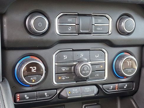 Used 2021 Chevrolet Tahoe LT w/ LT Signature Package image 17