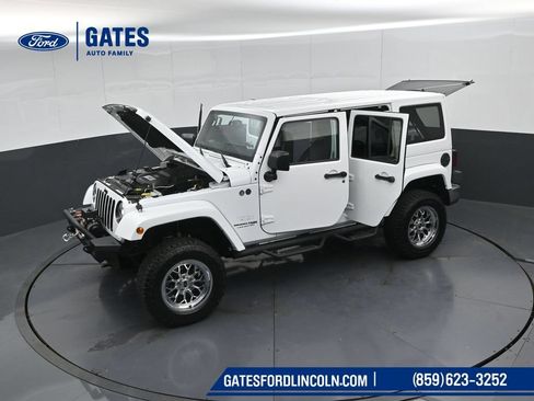 Used 2018 Jeep Wrangler Unlimited Sahara AWD/4WD image 50