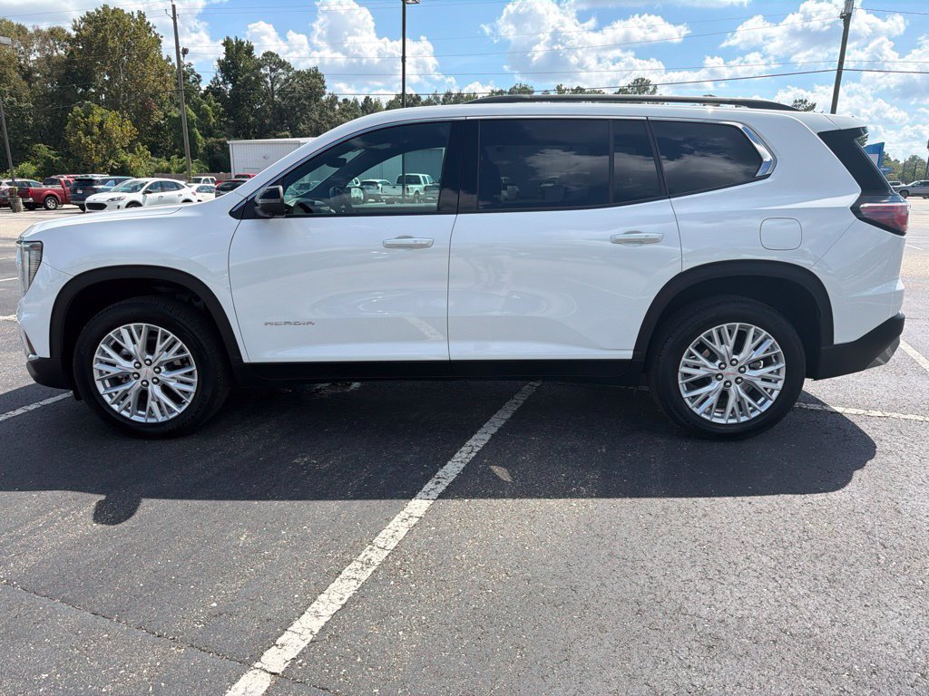 Used 2026 GMC Acadia Elevation w/ Elevation Premium Package FWD image 2