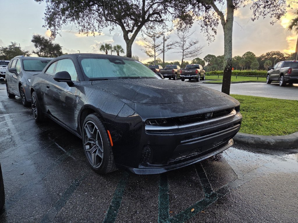 Used 2026 Dodge Charger Scat Pack AWD/4WD image 2