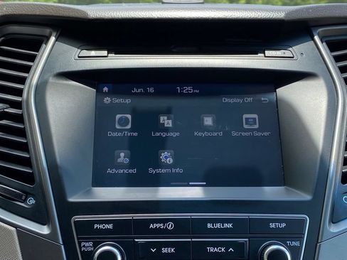 Used 2018 Hyundai Santa Fe Sport w/ 2.4L Value Package 02 FWD image 16