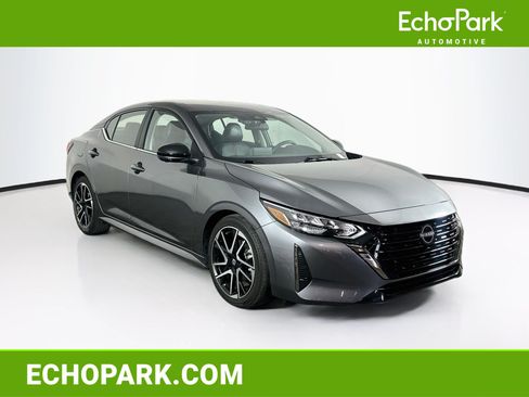 Used 2025 Nissan Sentra SR w/ SR Premium Package FWD image 1