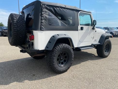 Used 2005 Jeep Wrangler Unlimited AWD/4WD image 11
