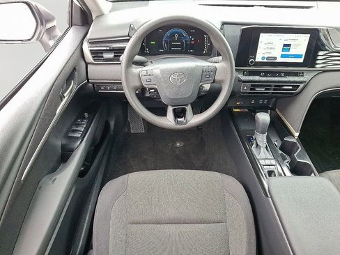 Used 2025 Toyota Camry LE FWD image 12