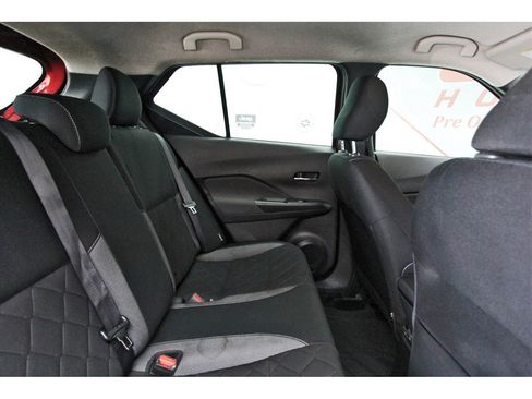 Certified 2020 Nissan Kicks SV image 9