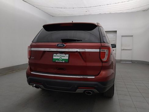 Used 2018 Ford Explorer XLT w/ Equipment Group 202A FWD image 7