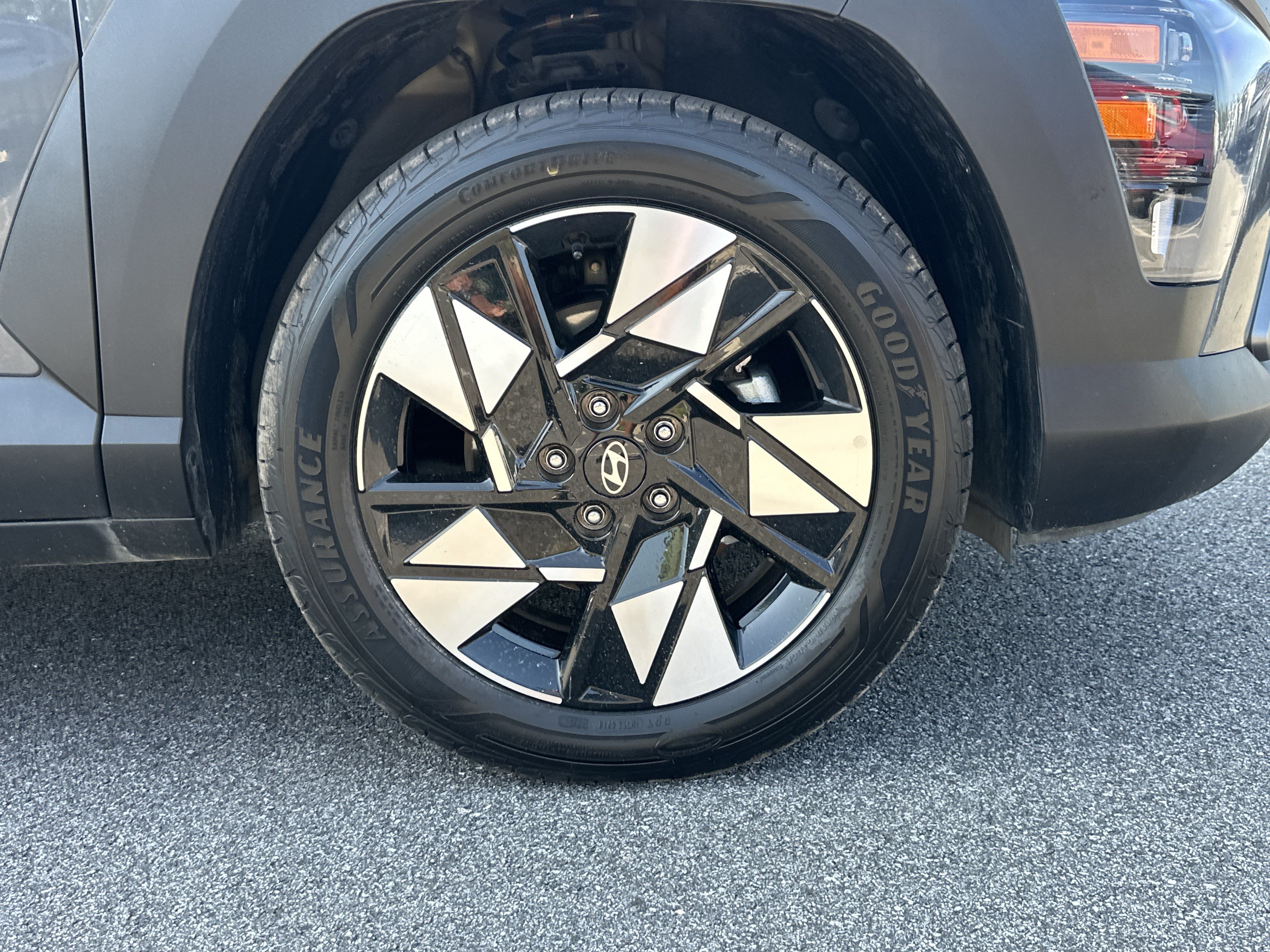 Used 2025 Hyundai Kona SEL FWD image 13