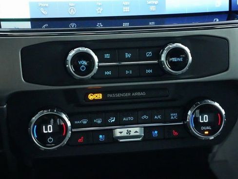 Used 2022 Ford F250 Platinum w/ FX4 Off-Road Package image 31