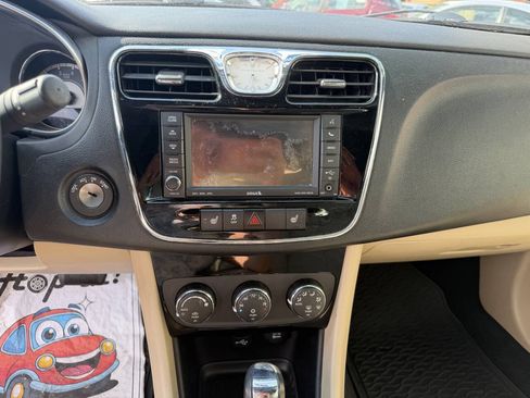 Used 2013 Chrysler 200 Limited FWD image 15