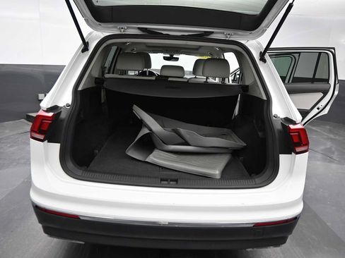 Used 2021 Volkswagen Tiguan SE w/ Panoramic Sunroof Package AWD/4WD image 14