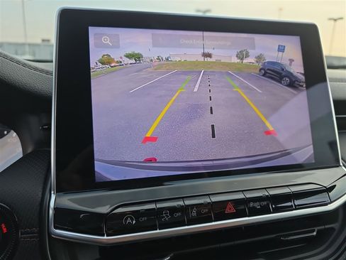 Used 2023 Jeep Compass Trailhawk image 21