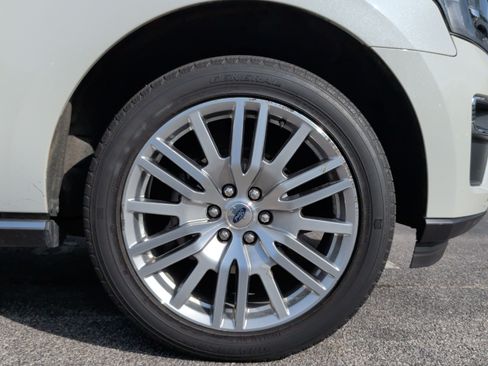 Used 2024 Ford Expedition Limited RWD image 12