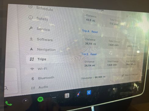 Used 2020 Tesla Model 3 Standard Range image 4