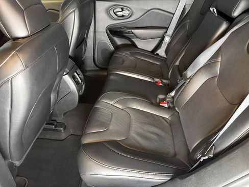 Used 2023 Jeep Cherokee Altitude Lux image 23