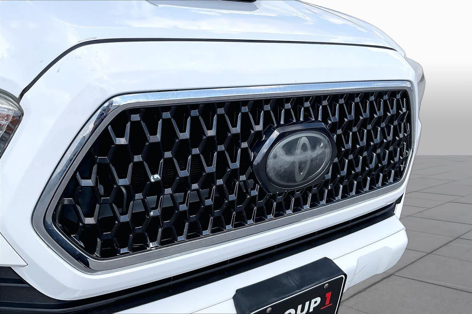 Used 2018 Toyota Tacoma TRD Sport w/ Technology Package RWD image 28