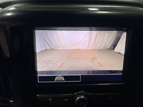 Used 2023 Chevrolet Traverse LT image 33