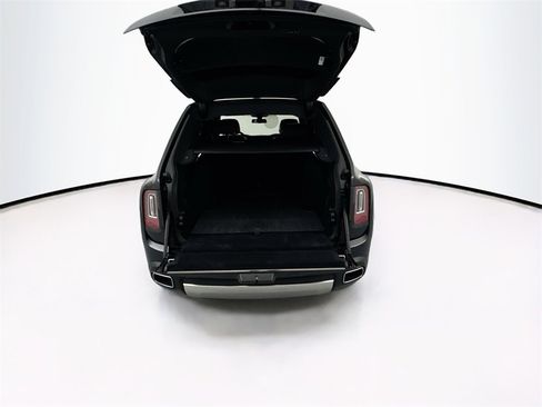 Used 2024 Rolls-Royce Cullinan image 27