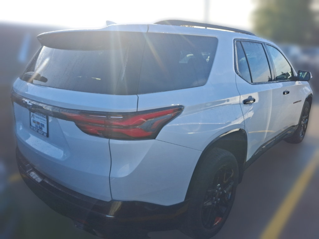 Used 2022 Chevrolet Traverse Premier w/ Redline Edition FWD image 6