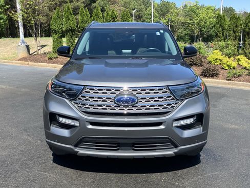 Used 2023 Ford Explorer Limited w/ Limited Technology Package RWD image 3