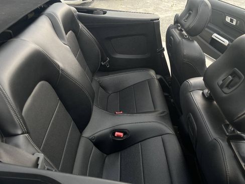 Used 2018 Ford Mustang Premium RWD image 27