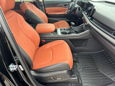 New 2026 Kia Carnival EX FWD image 13