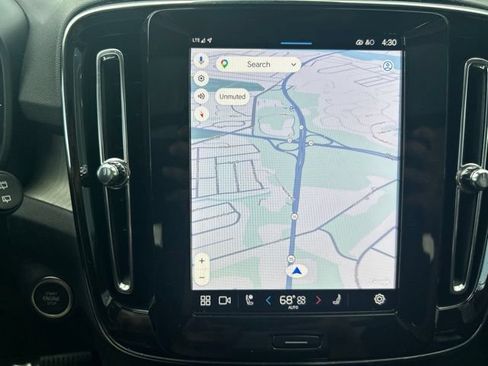 Certified 2025 Volvo XC40 B5 Plus AWD/4WD image 26
