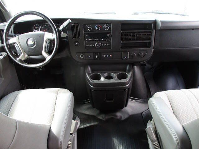 Used 2018 Chevrolet Express 3500 LT w/ LT Preferred Equipment Group RWD image 21
