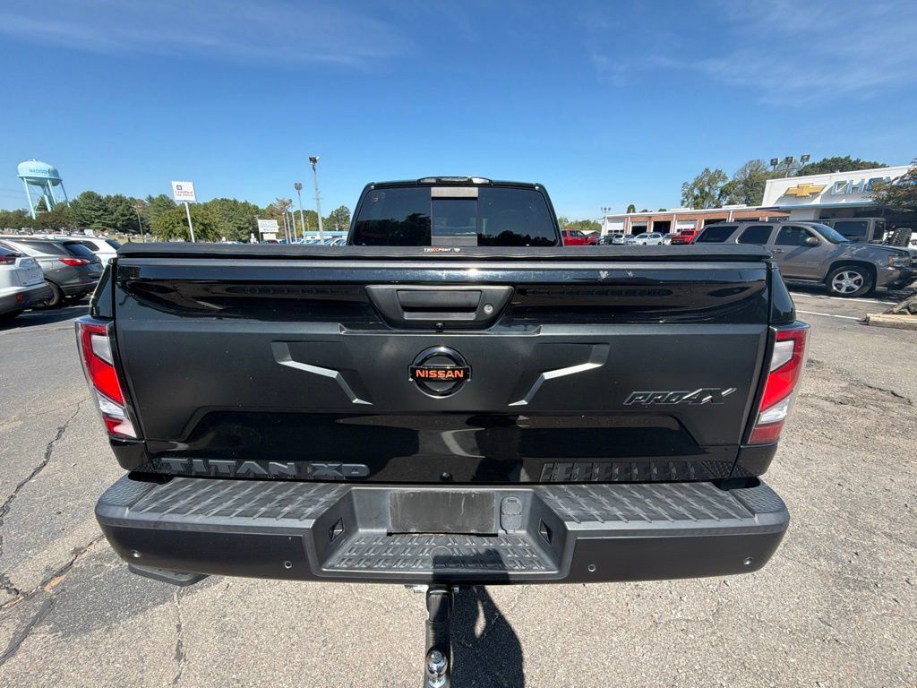 Used 2021 Nissan Titan PRO-4X w/ Pro-4x Convenience Package AWD/4WD image 10