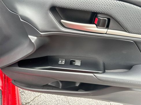 Used 2025 Toyota Camry XSE image 31