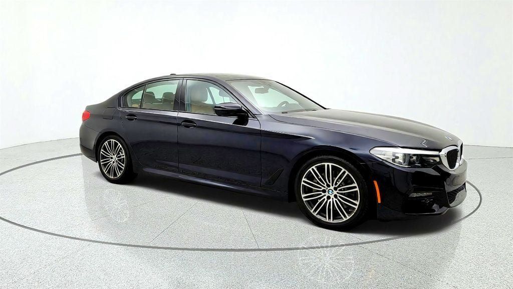 Used 2019 BMW 530i xDrive w/ M Sport Package AWD/4WD image 3