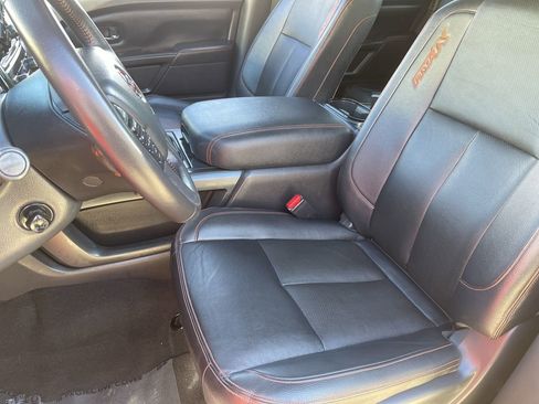 Used 2024 Nissan Titan PRO-4X w/ Pro-4x Convenience Package image 21