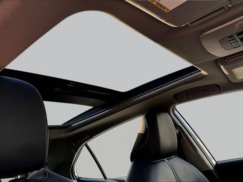 Used 2021 Toyota Camry XSE image 28