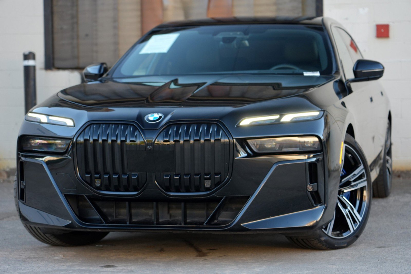 Used 2023 BMW 740i RWD image 3