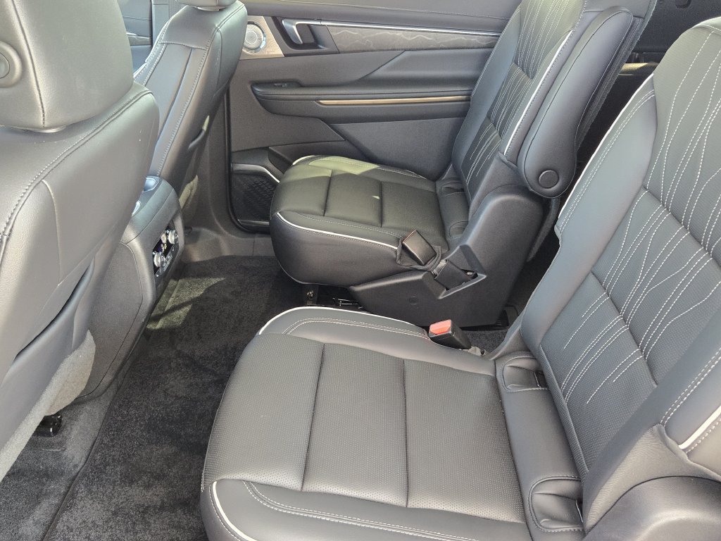 Used 2025 Buick Enclave Avenir w/ Trailering Package, 5000 lbs. FWD image 29