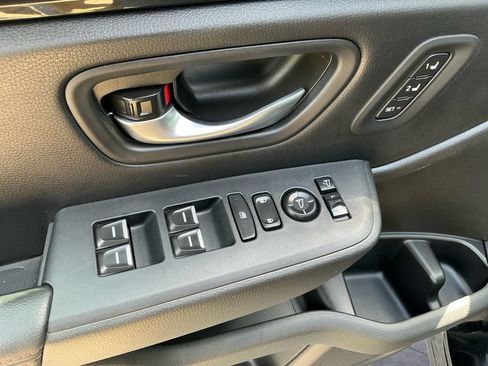 Used 2025 Honda Pilot TrailSport image 23