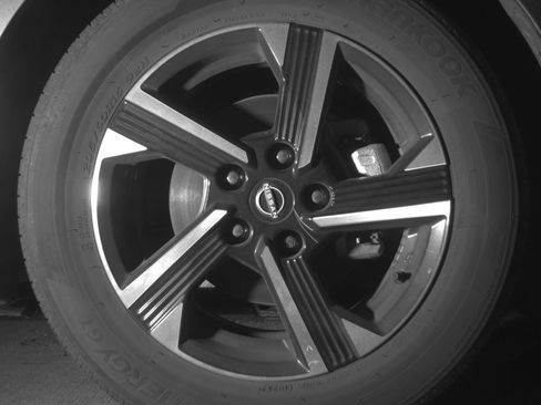 Used 2025 Nissan Sentra SV image 13