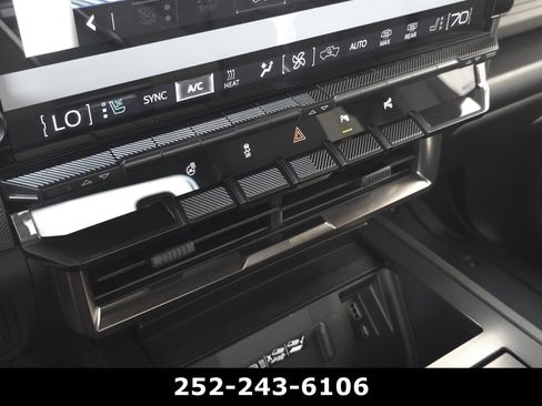 Used 2025 GMC Hummer EV 3X AWD/4WD image 18